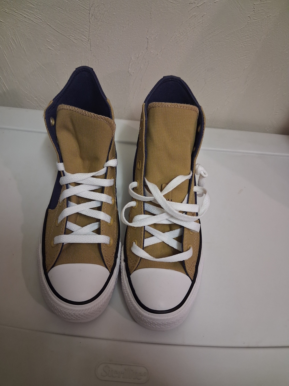 Unisex Chuck Taylors All Star Retro's  High-Top Sneakers - Tan & Navy